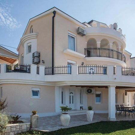 Lovely Apartment In Komarna With House Sea View Klek Esterno foto