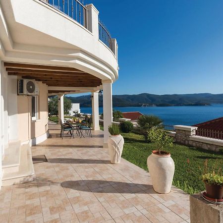 Lovely Apartment In Komarna With House Sea View Klek Esterno foto