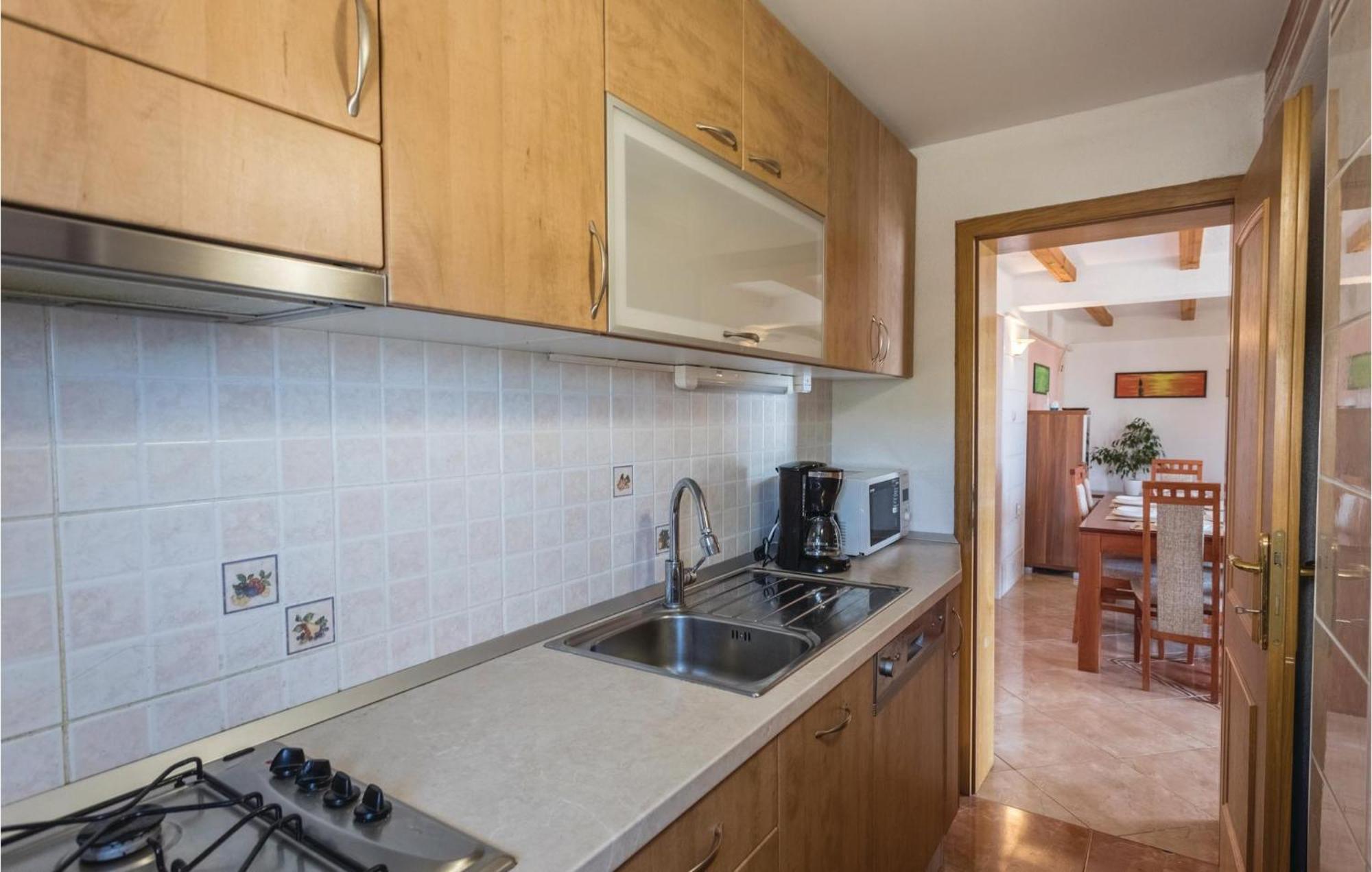 Lovely Apartment In Komarna With House Sea View Klek Esterno foto