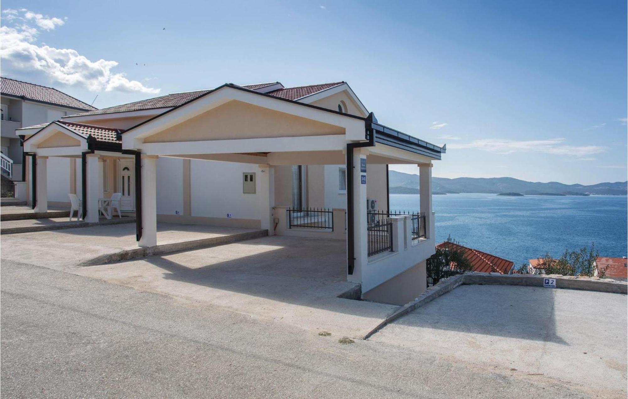 Lovely Apartment In Komarna With House Sea View Klek Esterno foto