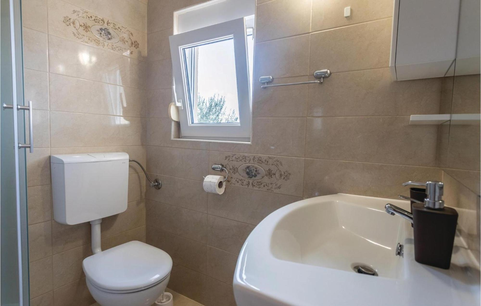 Lovely Apartment In Komarna With House Sea View Klek Esterno foto