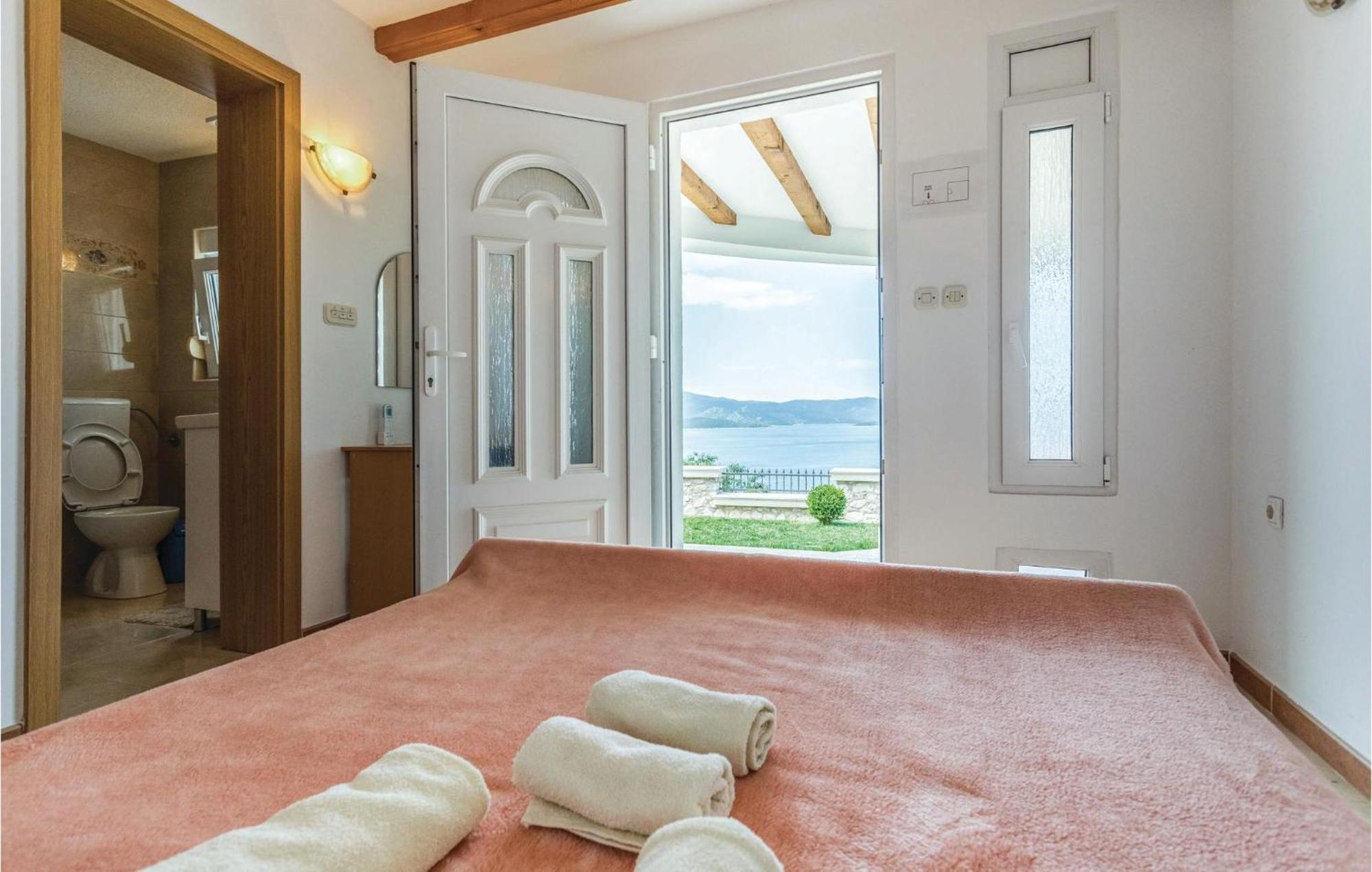 Lovely Apartment In Komarna With House Sea View Klek Esterno foto