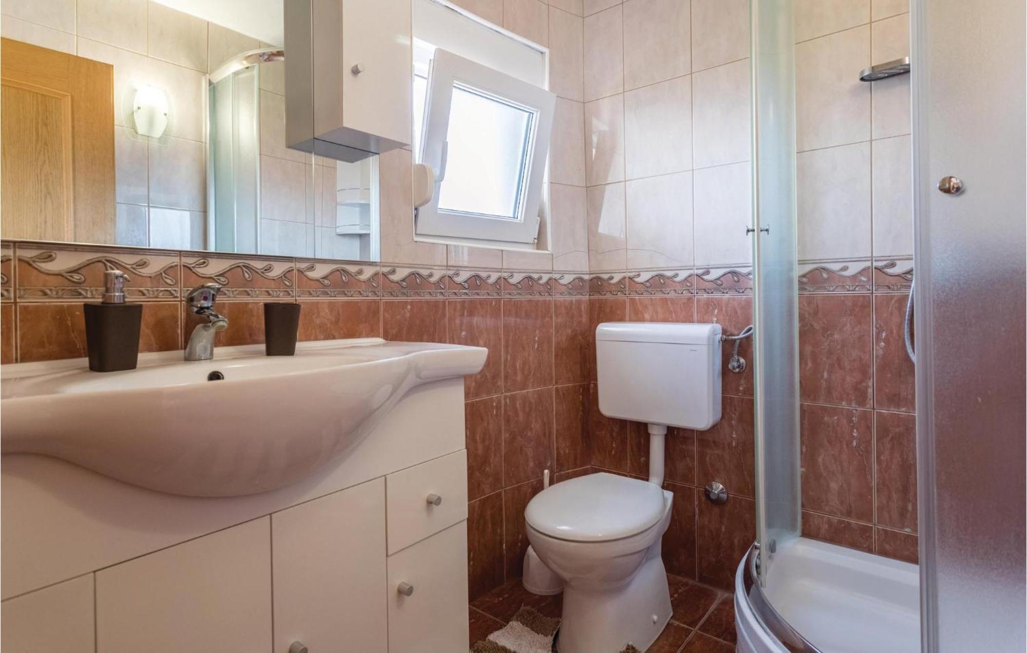 Lovely Apartment In Komarna With House Sea View Klek Esterno foto