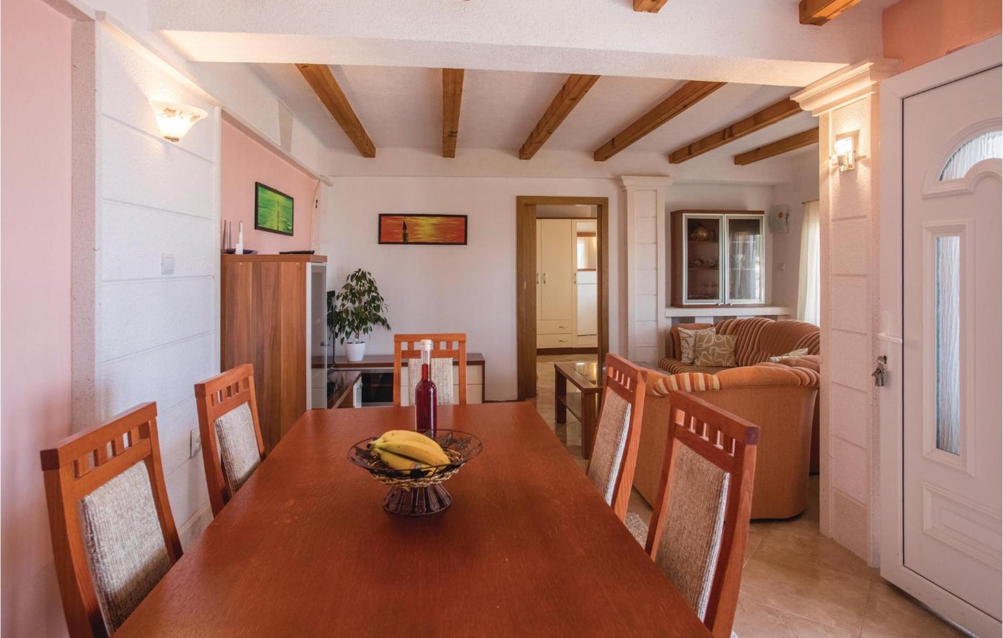 Lovely Apartment In Komarna With House Sea View Klek Esterno foto