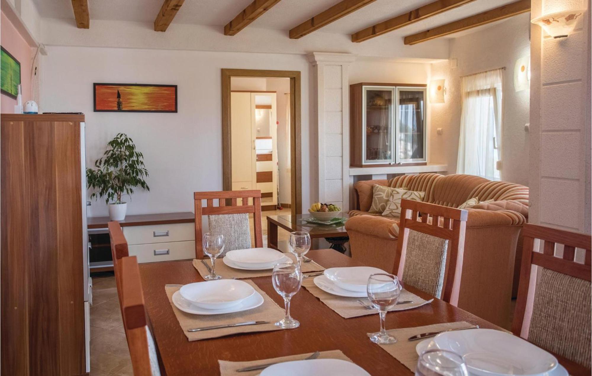 Lovely Apartment In Komarna With House Sea View Klek Esterno foto